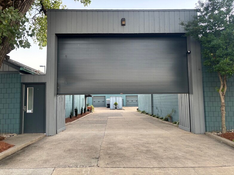 More Photos Of 326 E Bloom St, Louisville Warehouse For Sale