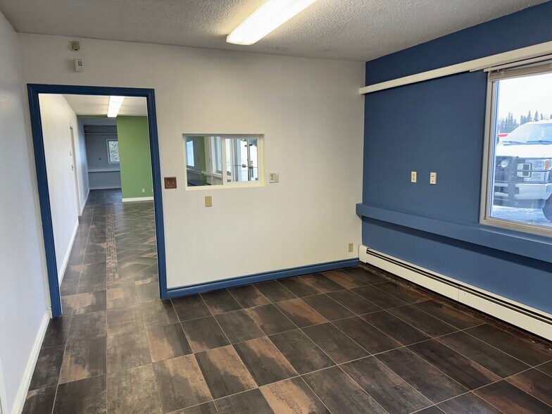 More Photos Of 11887 Kenai Spur Hwy, Kenai Freestanding For Lease