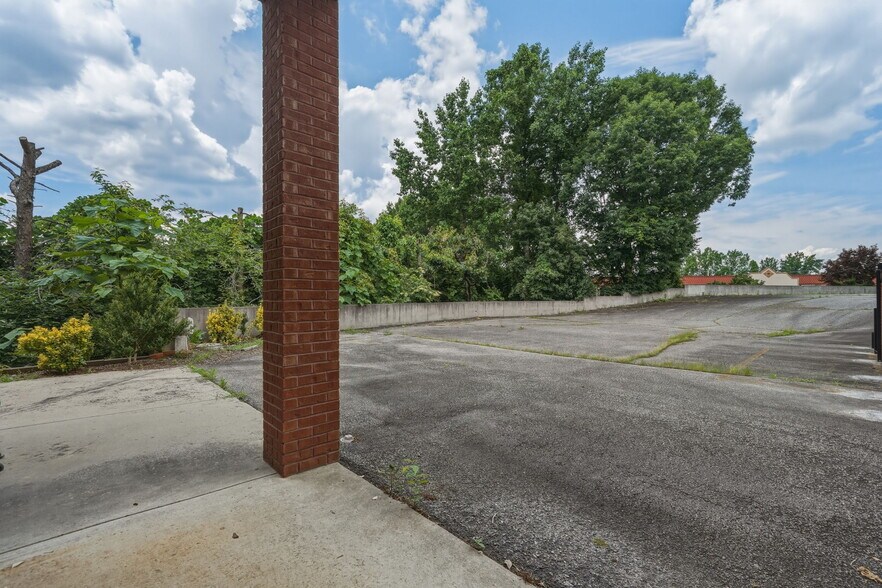 More Photos Of 70 Mountain Dr, Dahlonega Medical For Lease