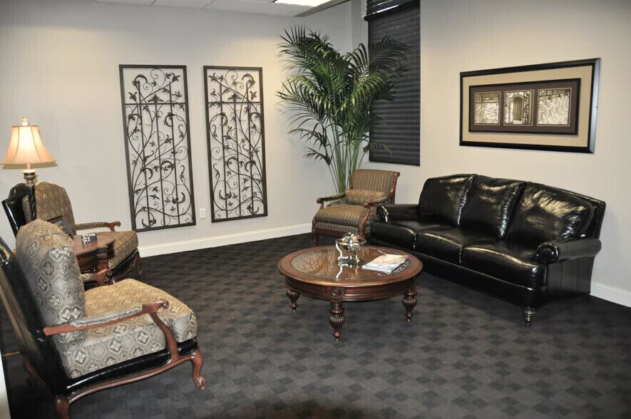 More Photos Of 25 Bond St, Haverhill Warehouse For Lease