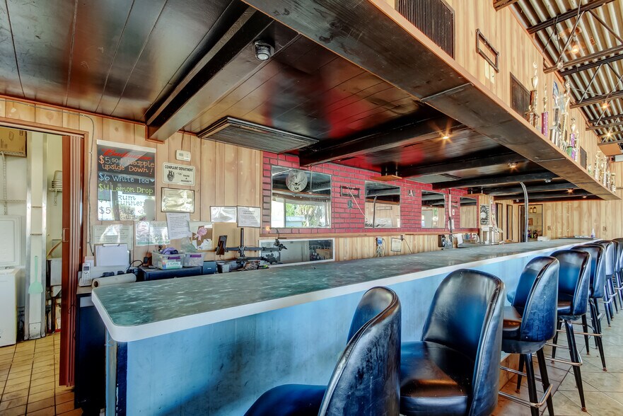 More Photos Of 3090 34th St N, Saint Petersburg Restaurant For Lease