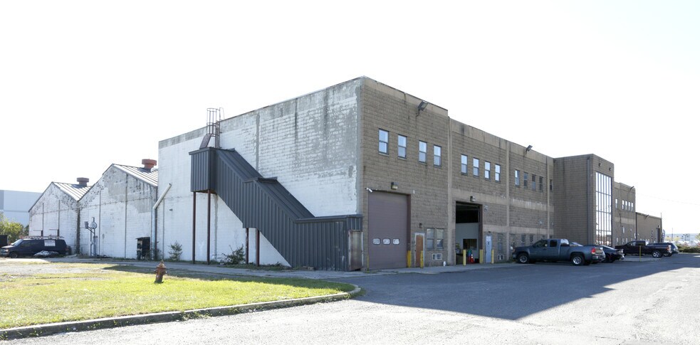 More Photos Of 900 Port Reading Ave, Port Reading Warehouse For Lease