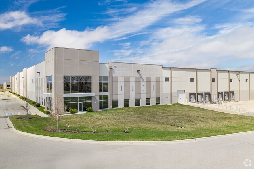 Primary Photo Of 16575 S Theden St, Olathe Distribution For Lease