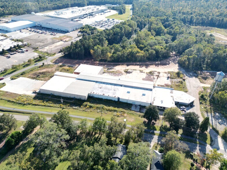 More Photos Of 866 River Rd, Valley Manufacturing For Sale