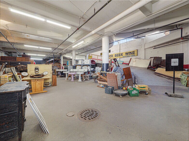 More Photos Of 11500 Joseph Campau St, Hamtramck Auto Dealership For Sale