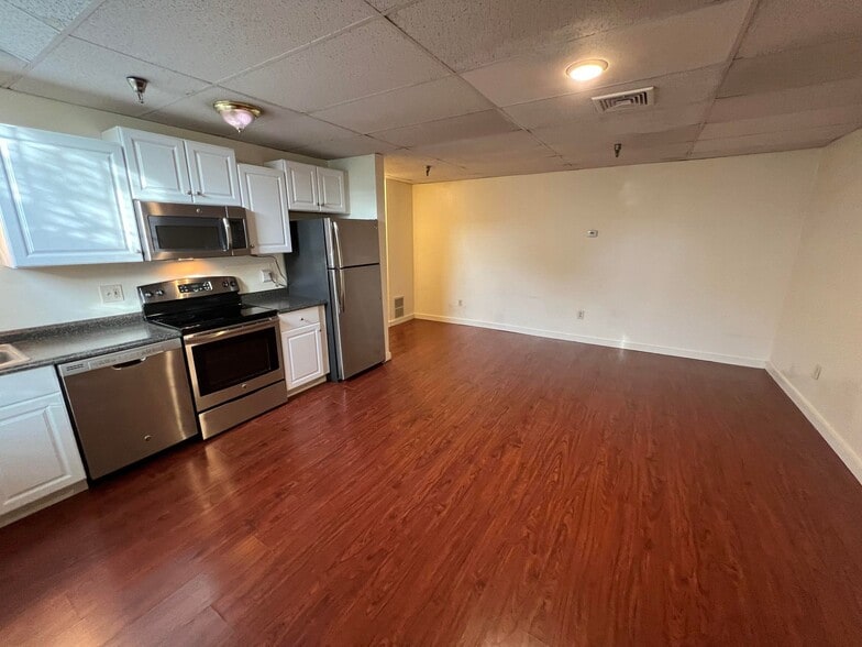 More Photos Of 45 Pearl St, Portsmouth Office For Sale