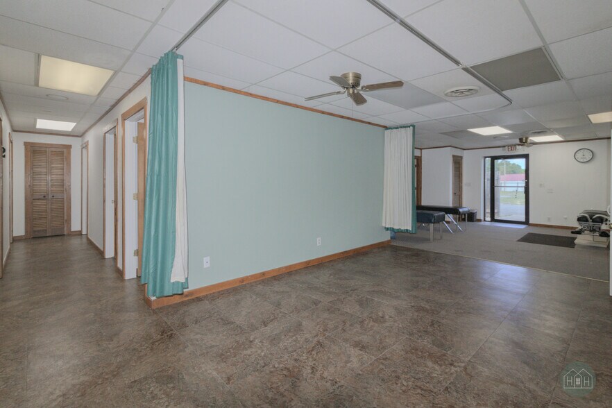 More Photos Of 3720 Wilbarger St, Vernon Flex For Sale