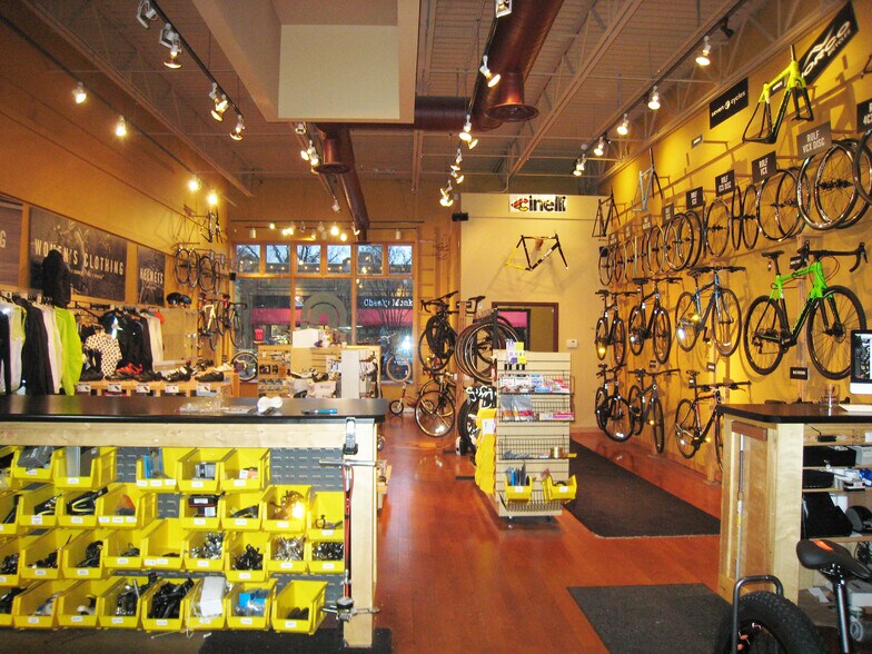 More Photos Of 520-524 Selby Ave, Saint Paul Storefront For Lease