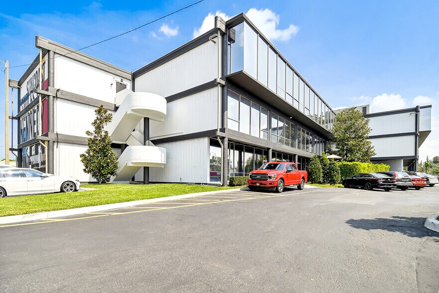 More Photos Of 4100 W Kennedy Blvd, Tampa Office For Lease