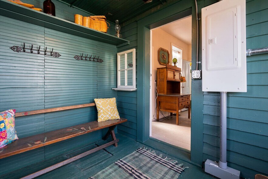 More Photos Of 203 5th Ave W, Kalispell Freestanding For Sale