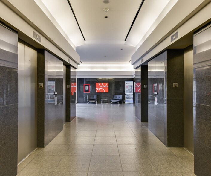 More Photos Of 2300 Valley View Ln, Irving Office For Lease