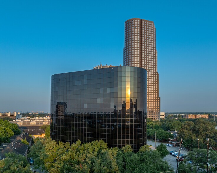 More Photos Of 1800 Bering Dr, Houston Office For Sale