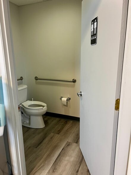 More Photos Of 200 Lavan St, Warwick Light Manufacturing For Lease