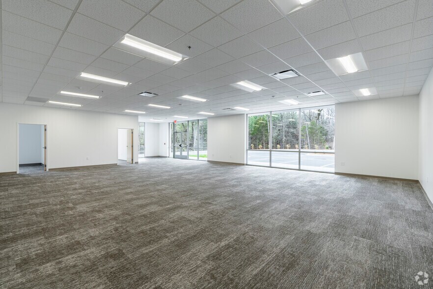 More Photos Of 11006 Mount Holly Huntersville Rd, Huntersville Distribution For Lease