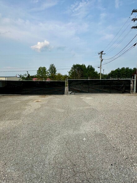 More Photos Of 315 Transport Dr, Cookeville Warehouse For Lease