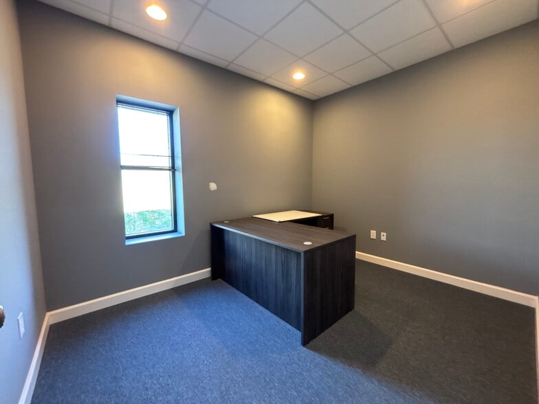 More Photos Of 340 Forum Pky, Rural Hall Manufacturing For Lease