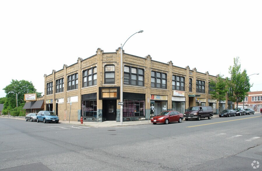More Photos Of 98 Suffolk St, Holyoke Storefront Retail Office For Lease