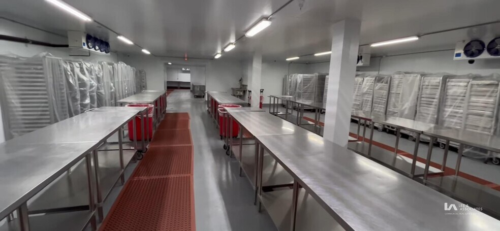 More Photos Of 1441 W 130th St, Gardena Manufacturing For Lease