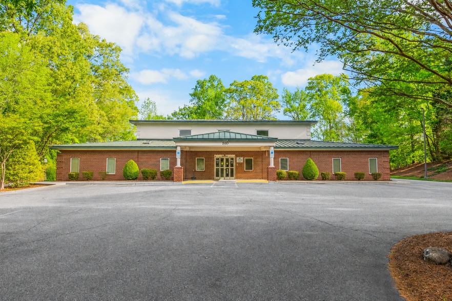 Primary Photo Of 510 Emergency Dr, Lexington Medical For Sale