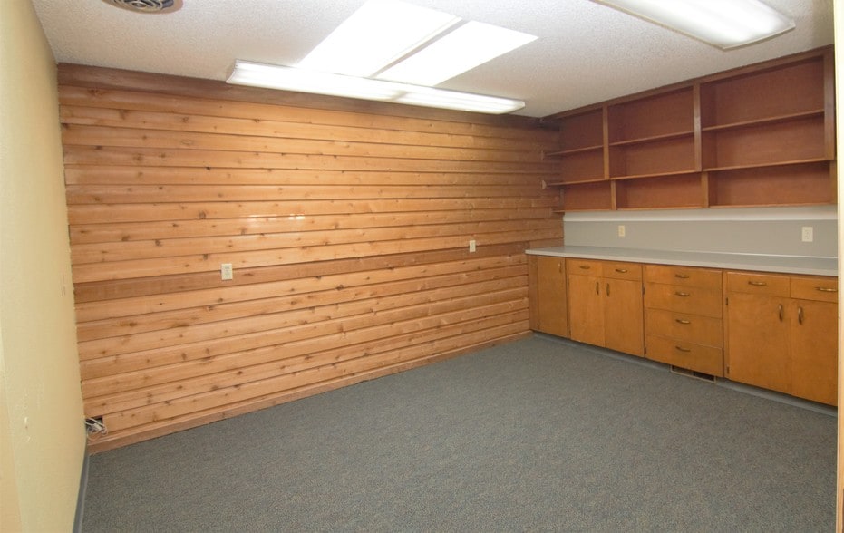 More Photos Of 1900 N 99 Hwy, Mcminnville Loft Creative Space For Lease