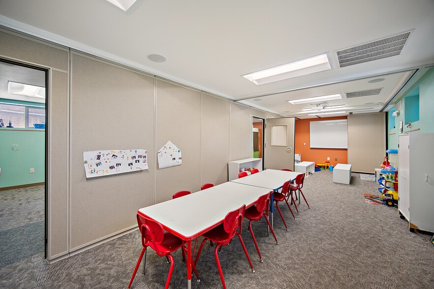 More Photos Of 820 N 30th St, Colorado Springs Religious Facility For Sale