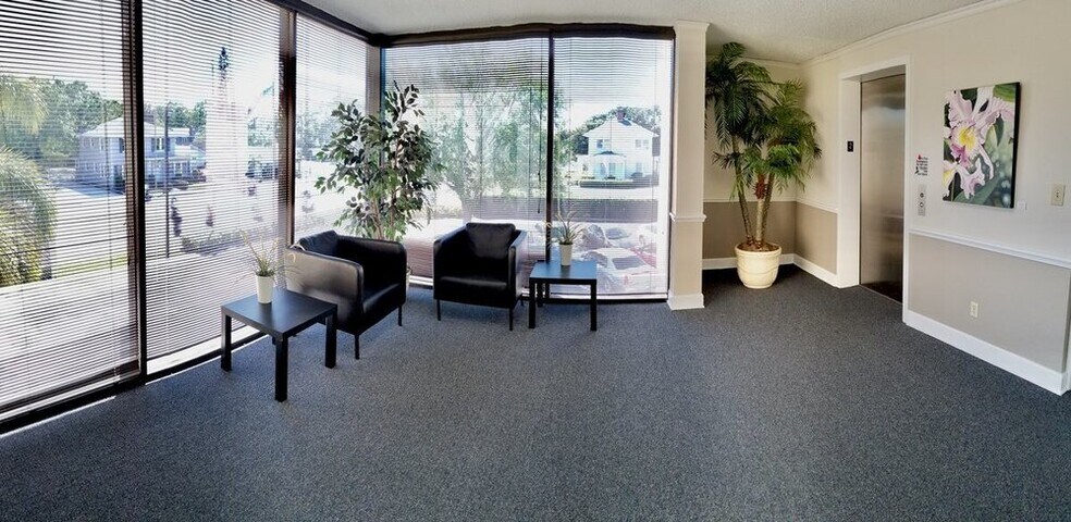 More Photos Of 2424 W Manatee Ave, Bradenton Loft Creative Space For Lease