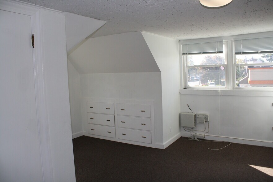 More Photos Of 270 Concord St, Framingham Office For Lease