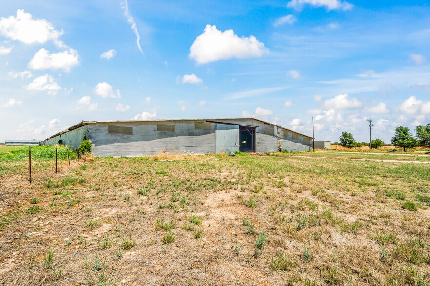 More Photos Of 901 Underwood Street, Littlefield Warehouse For Sale