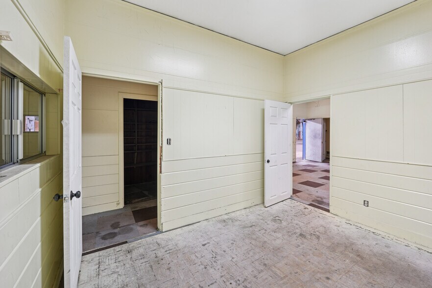 More Photos Of 1500 Wood St, Oakland Unknown For Lease