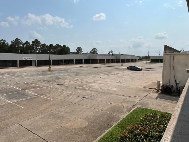 More Photos Of 13111 Westheimer Rd, Houston Office For Sale