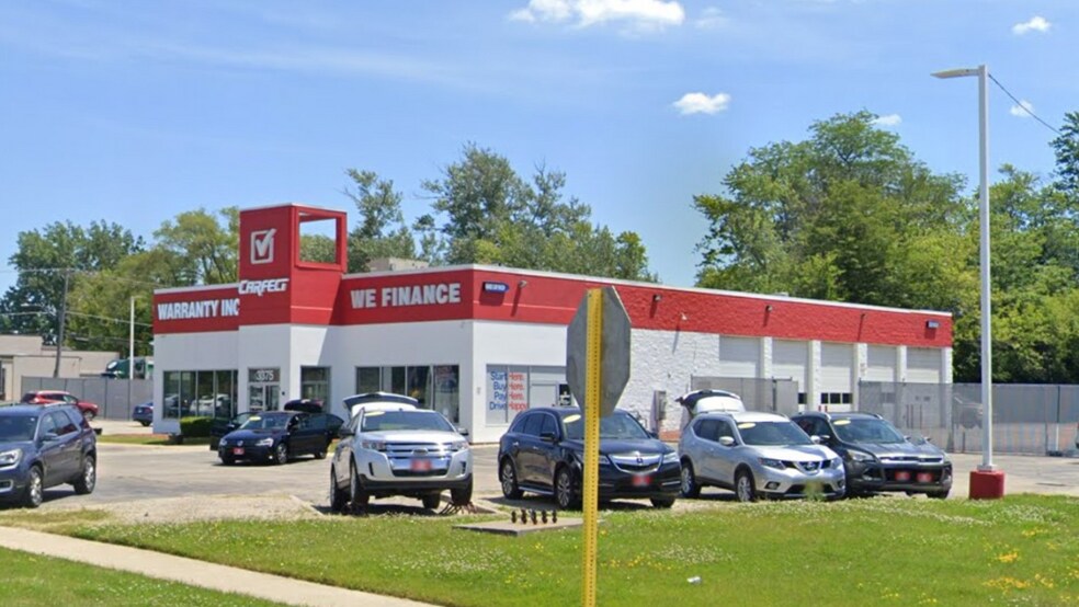 More Photos Of 3375 W Grand Ave, Waukegan Auto Dealership For Lease
