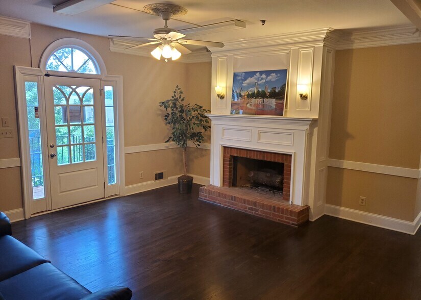 More Photos Of 2997 Johnson Ferry Rd, Marietta Office For Lease