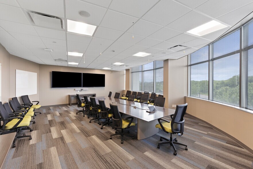 More Photos Of 1 Penn Center Blvd, Pittsburgh Unknown For Lease