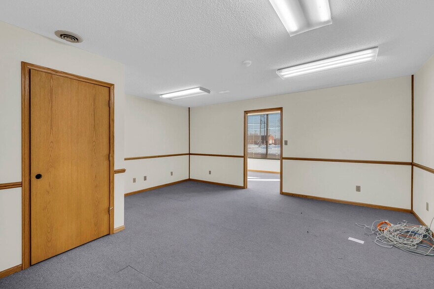 More Photos Of 112 S Pine St, Norborne Bank For Sale