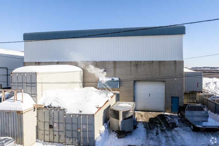 Primary Photo Of 1417-1421 Rue Michelin, Laval Warehouse For Lease