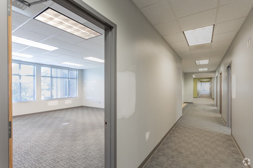 More Photos Of 225 Ray Ave, Fayetteville Loft Creative Space For Lease