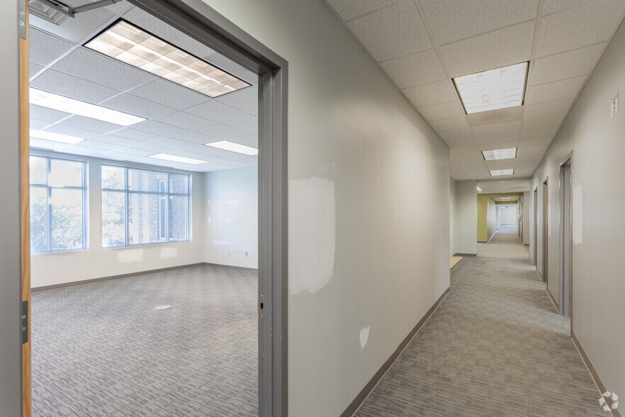 More Photos Of 225 Ray Ave, Fayetteville Loft Creative Space For Lease