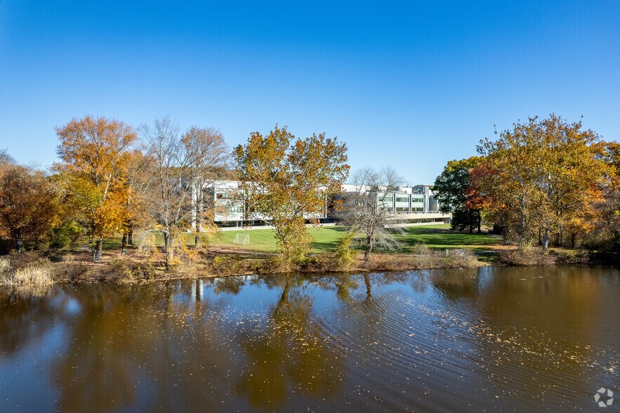 More Photos Of 1301 Atwood Ave, Johnston Office For Lease