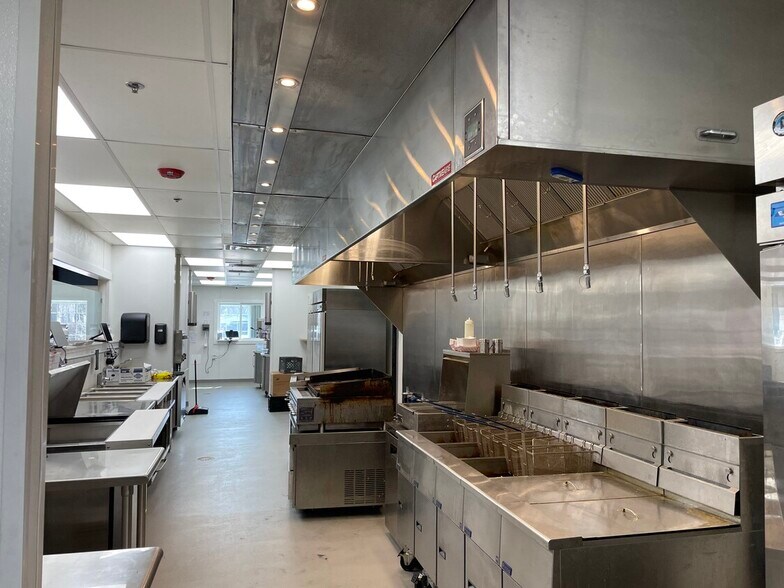 More Photos Of 121 Main St, Oswego Restaurant For Lease