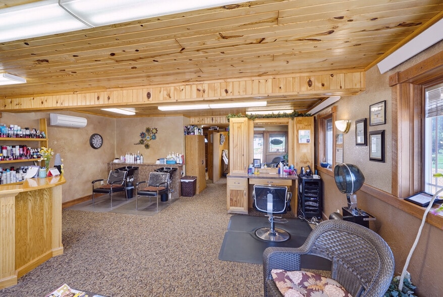 More Photos Of 1100 Mount Rushmore Rd, Custer Flex For Sale