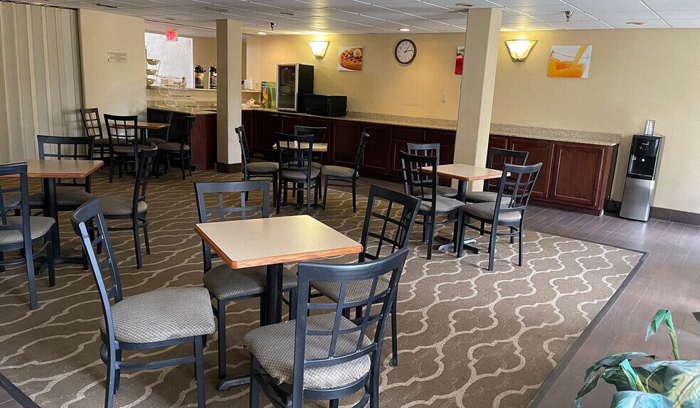 More Photos Of 1301 W Expressway 83, Pharr Hotel For Sale