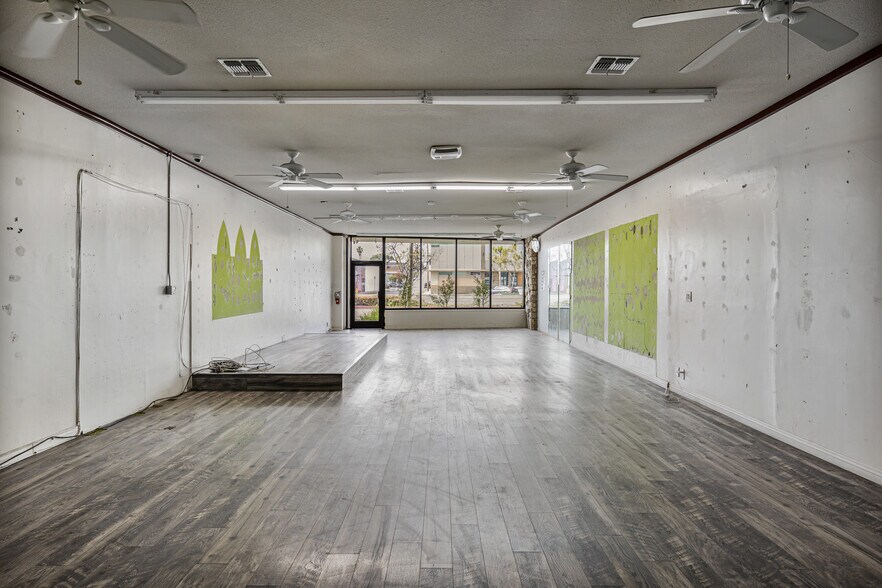 More Photos Of 13052 Hawthorne Blvd, Hawthorne General Retail For Lease