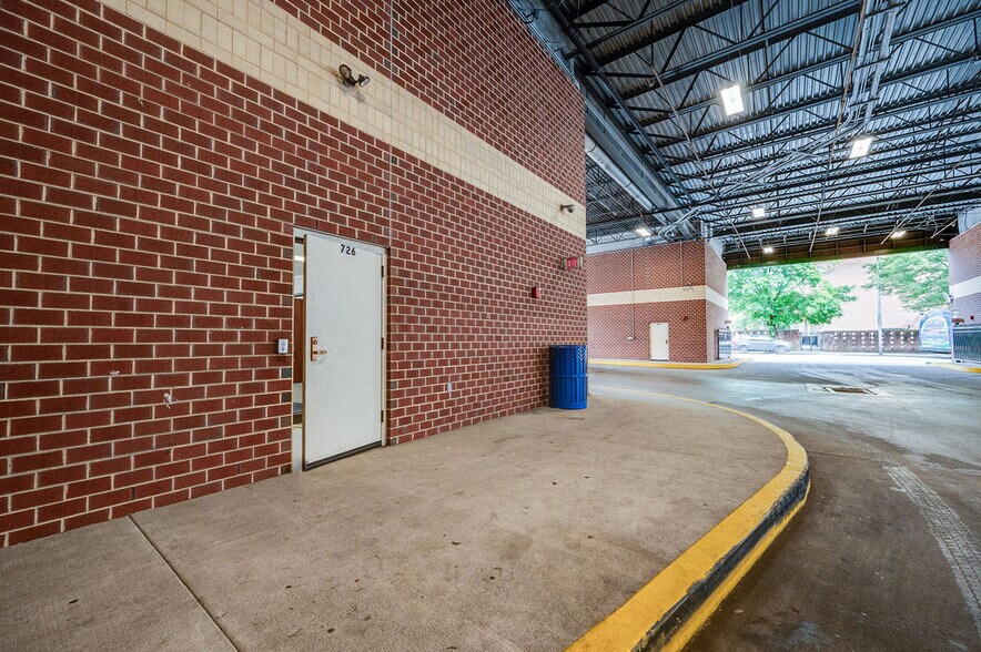 More Photos Of 722 Cherry St, Reading Storefront Retail Office For Lease