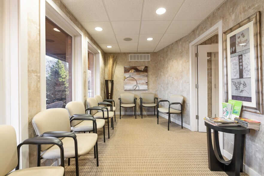 More Photos Of 604 35th Ave, Moline Medical For Lease