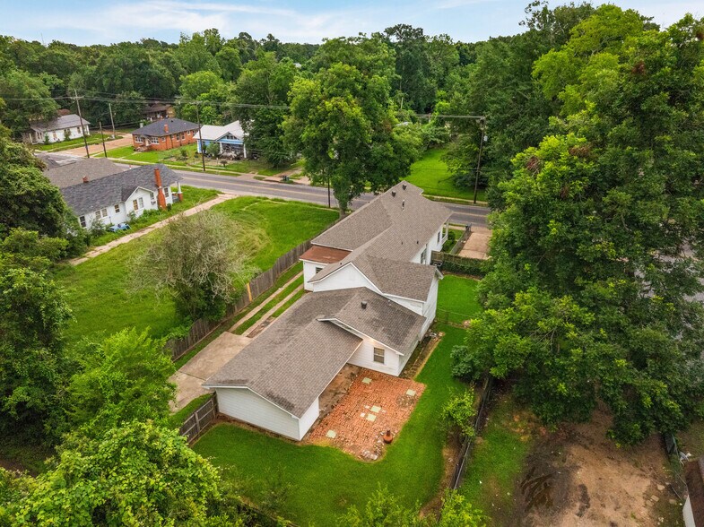 More Photos Of 1920 Monroe St, Alexandria Apartments For Sale