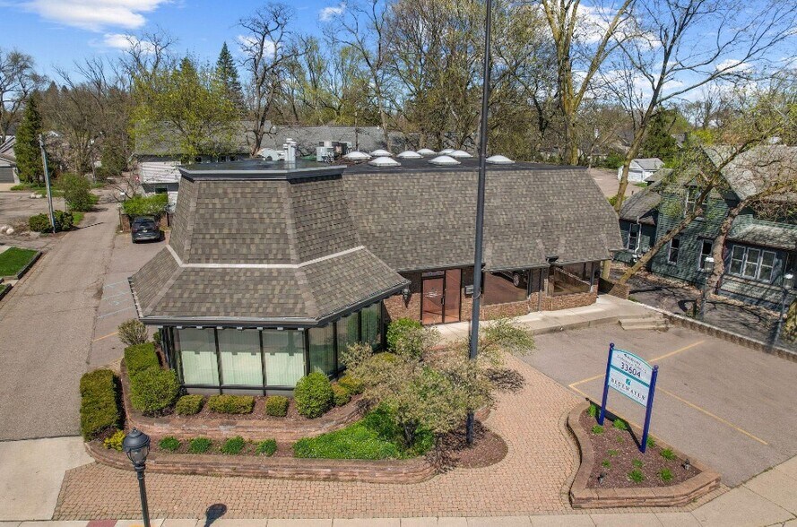 More Photos Of 33604 Grand River Ave, Farmington Office For Sale
