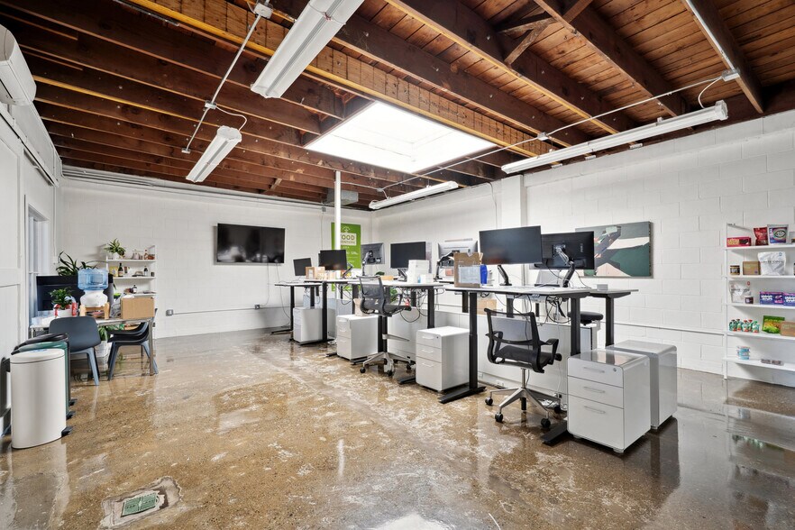 More Photos Of 1015 Howard Ave, San Mateo Service For Sale