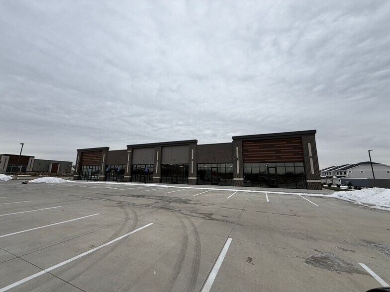 More Photos Of 10200 NW 62nd Ave, Johnston General Retail For Lease