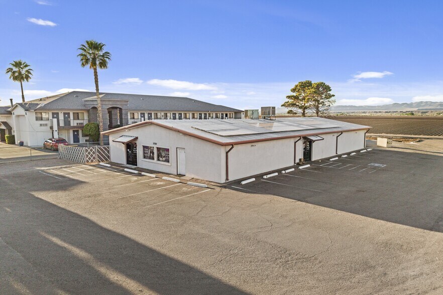 More Photos Of 1550 W Thatcher Blvd, Safford Loft Creative Space For Sale