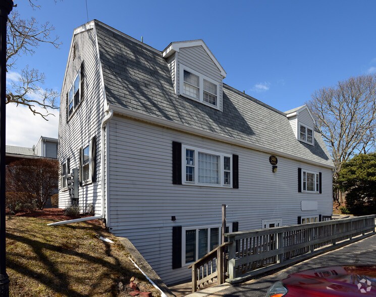 Primary Photo Of 346 Gifford St, Falmouth Office For Sale
